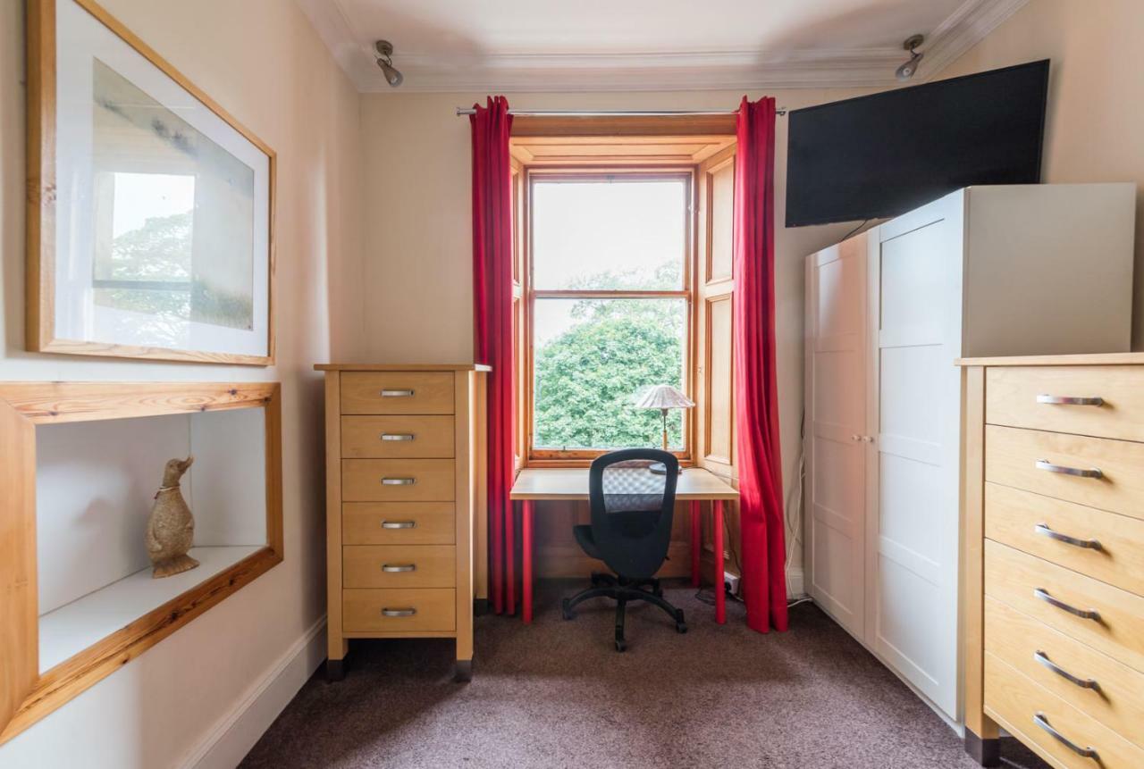 3 Bed Overlooking Meadows Park Единбург Екстериор снимка